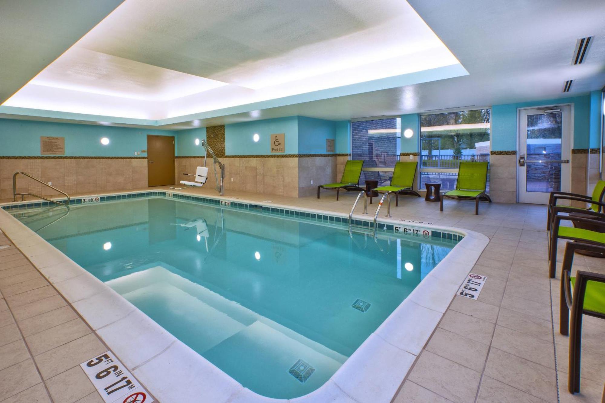 Springhill Suites By Marriott St. Joseph בנטון הרבור מראה חיצוני תמונה