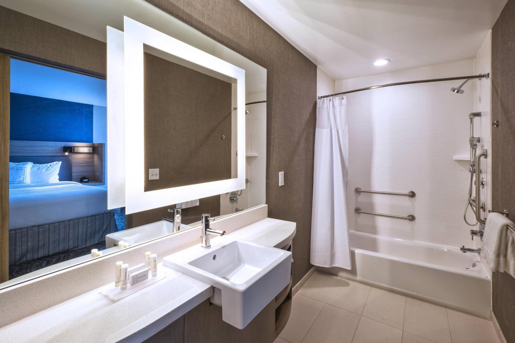 Springhill Suites By Marriott St. Joseph בנטון הרבור מראה חיצוני תמונה